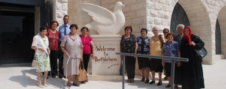 Birzeit Senior Citizens Enjoy Palestinian Culture and Cuisine at the Bethlehem Museum